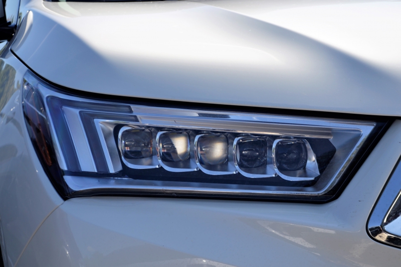 concession-VILLECROZE-min_acura-headlamp-2834131